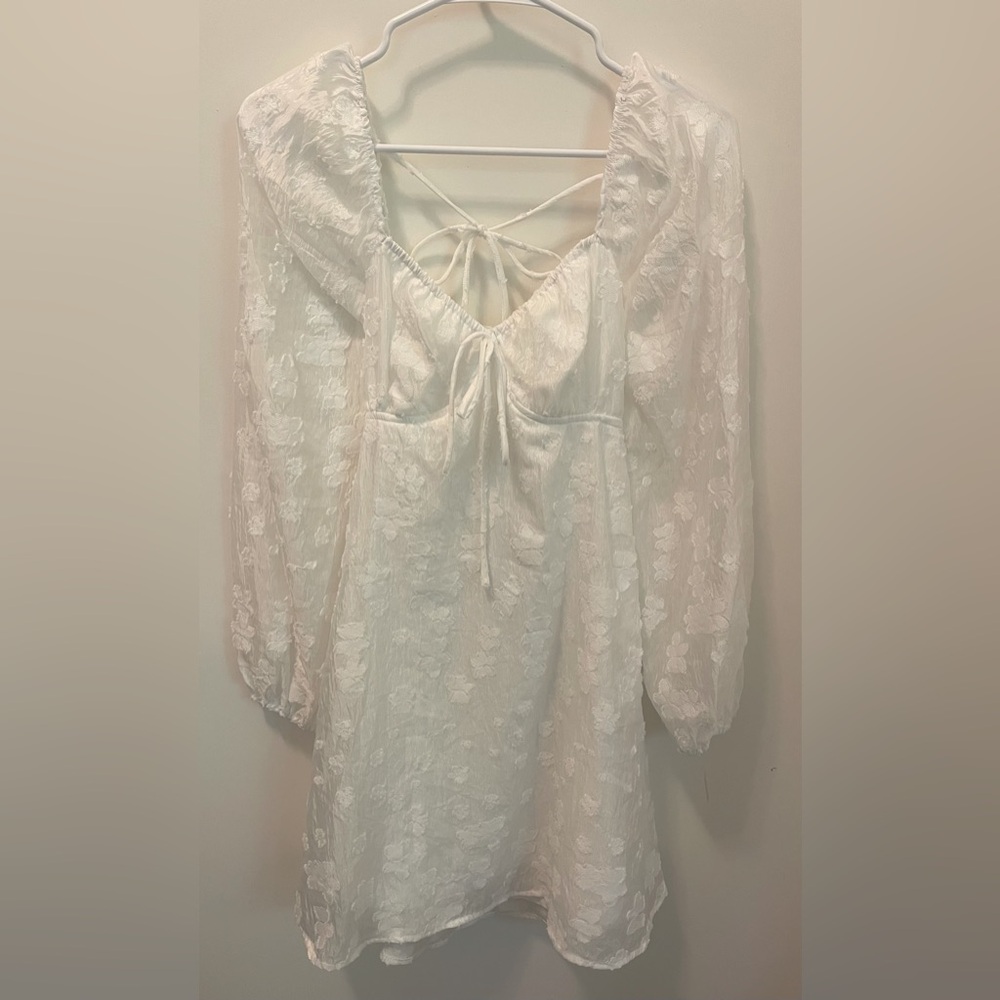 White lulus long sleeve dress